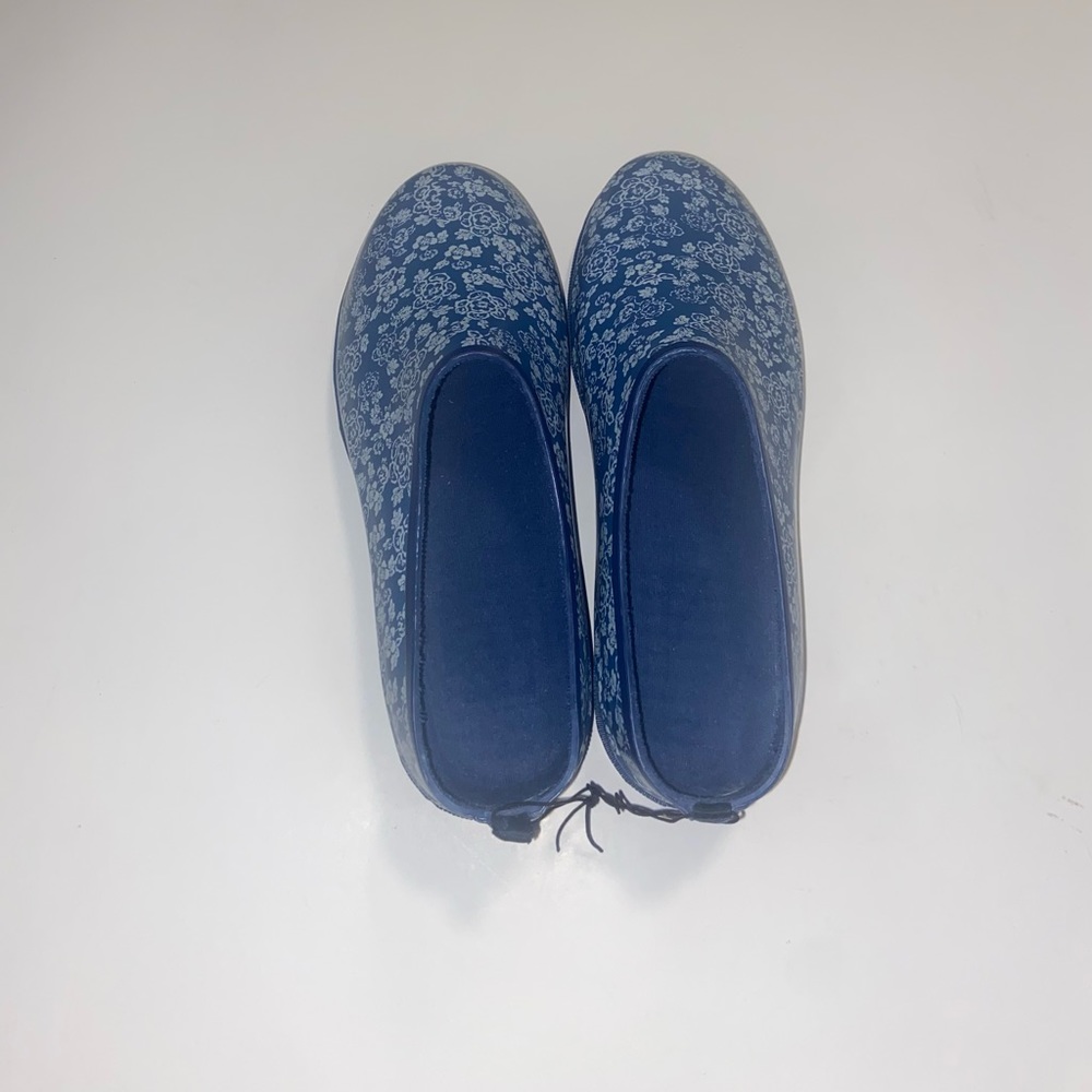 Midwest Gloves & Gear Blue Floral Mules 9